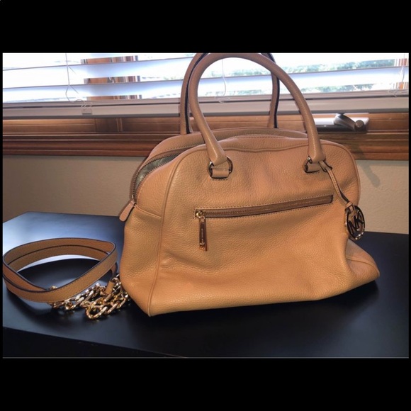 Michael Kors Purse - Picture 1 of 3